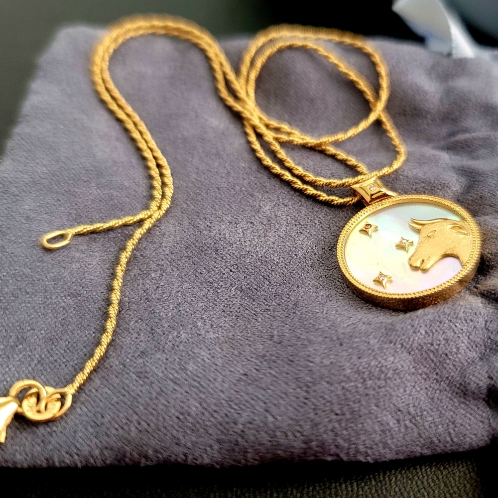 GLANCE Jewelry 18k yellow gold and mother of pearl delicate necklace